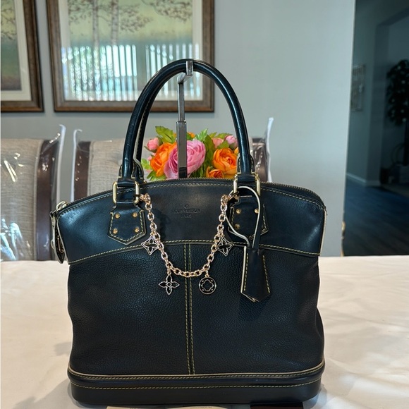 Authentic Louis Vuitton Suhali PM bag - Picture 1 of 13